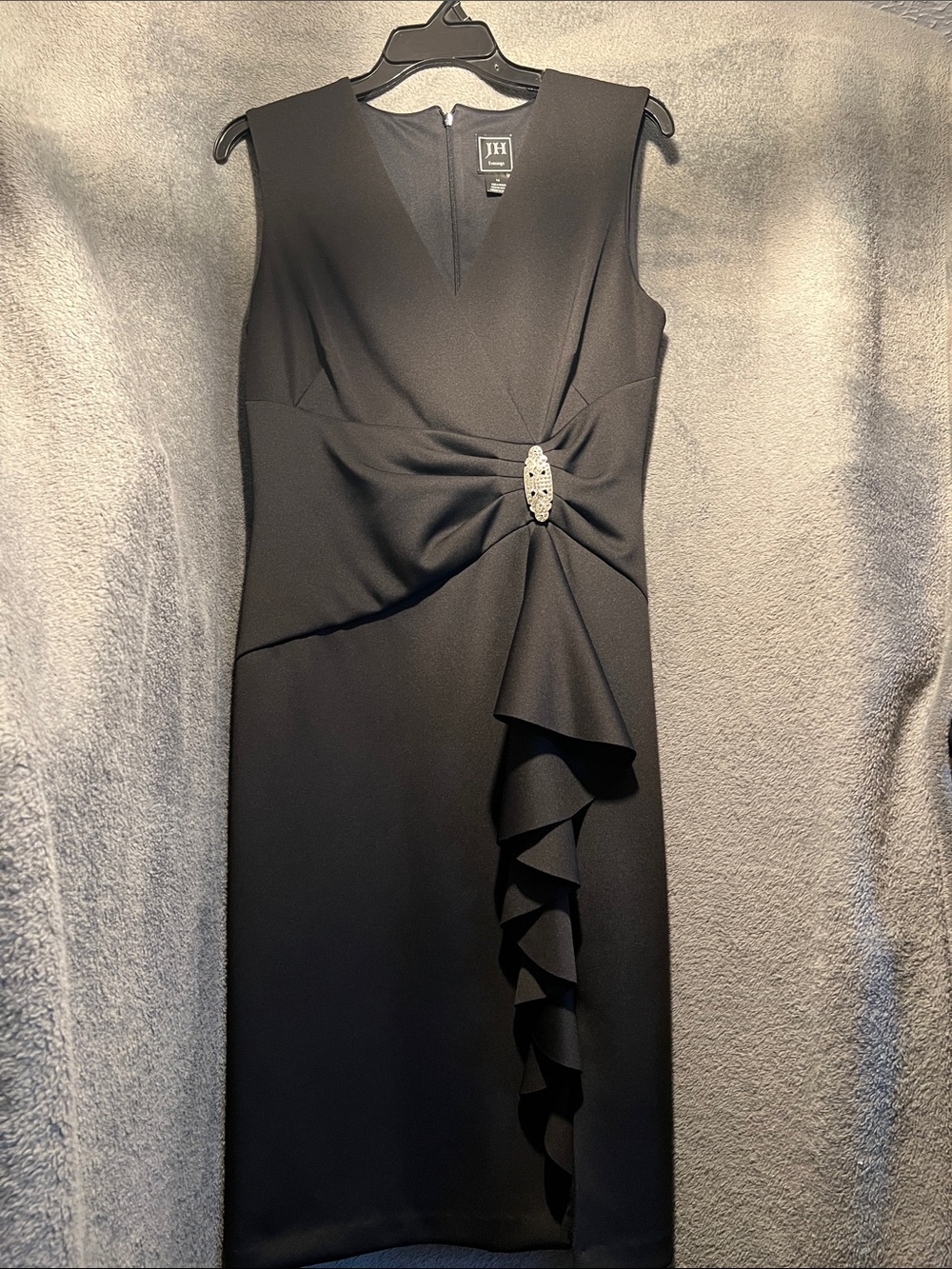 JM Collection Black V-Neck Midi Sheath Dress with Twist and Brooch